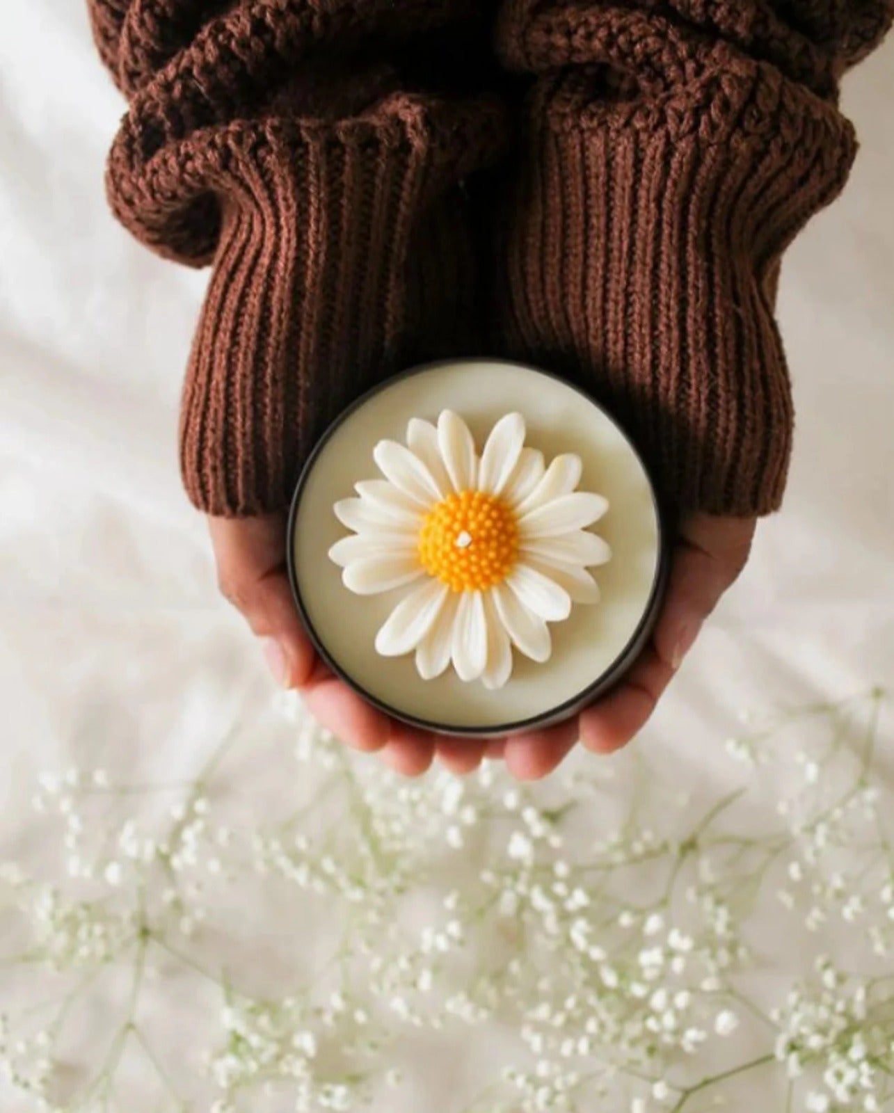 Daisy Serenity Handcrafted Floating Candles for Tranquil Moments.